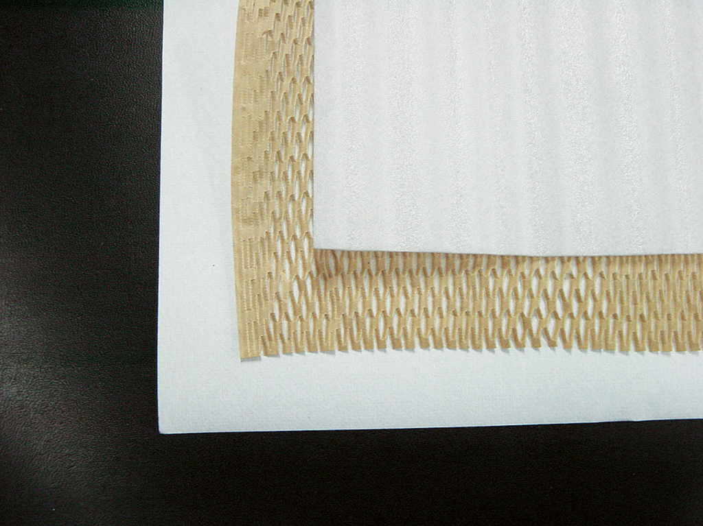 クレープ紙目付36ｇ/㎡（安価版）新発売
サラパット・ハニーペーパー・クレープ紙